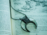 Pendant Crescent Moon magnifying glass, Crescent Moon Pendant, magnifying glass pendant, necklace, lunar necklace, Moon Jewelry boho chic