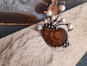 Small barrette with Natural Ammonite and Natural Pearl