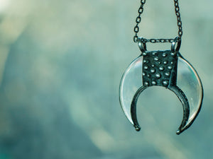 Pendant Crescent Moon magnifying glass, Crescent Moon Pendant, magnifying glass pendant, necklace, lunar necklace, Moon Jewelry boho chic