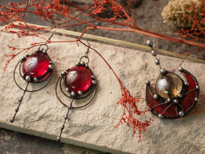 Stain Glass Red Brooch, vintage brooch, wine pin, pin up jewelry, red art glass, steampunk brooch, garnet brooch