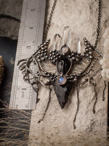 Pendant  Game of Thrones. Only obsidian can kill the King of the Night. Natural Stone- rhinestone, rose quartz, moonstone, agate, obsidian.