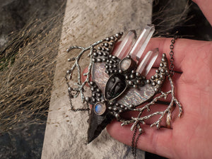 Pendant  Game of Thrones. Only obsidian can kill the King of the Night. Natural Stone- rhinestone, rose quartz, moonstone, agate, obsidian.